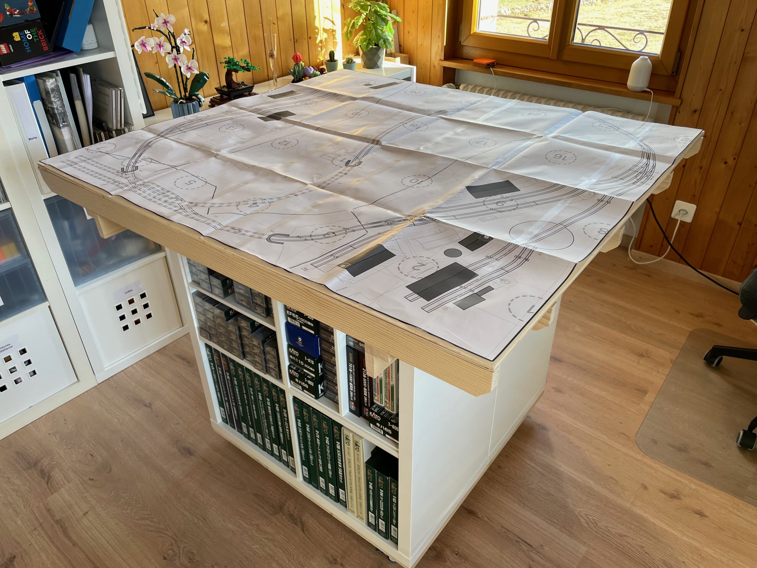 …avec le contreplaqué et le plan papier